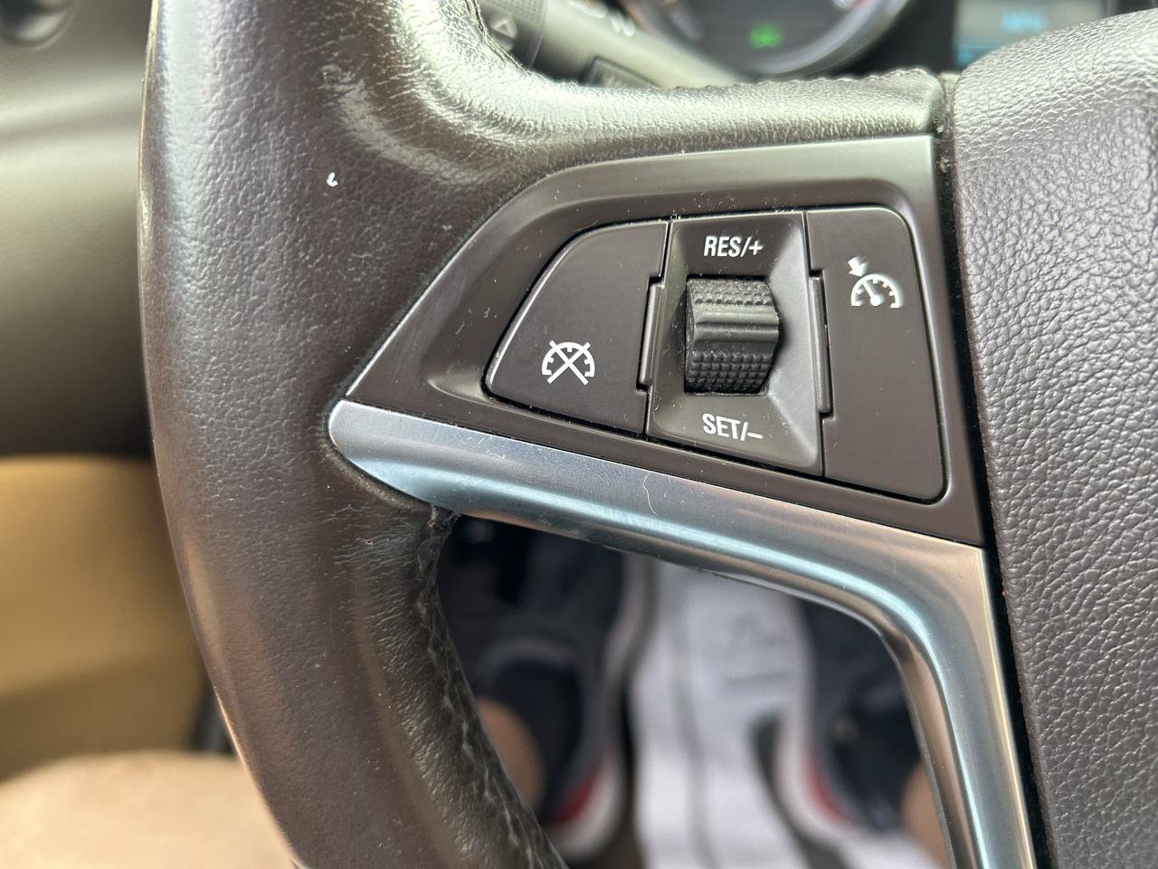 Used 2013 Buick Verano Leather FWD image 19