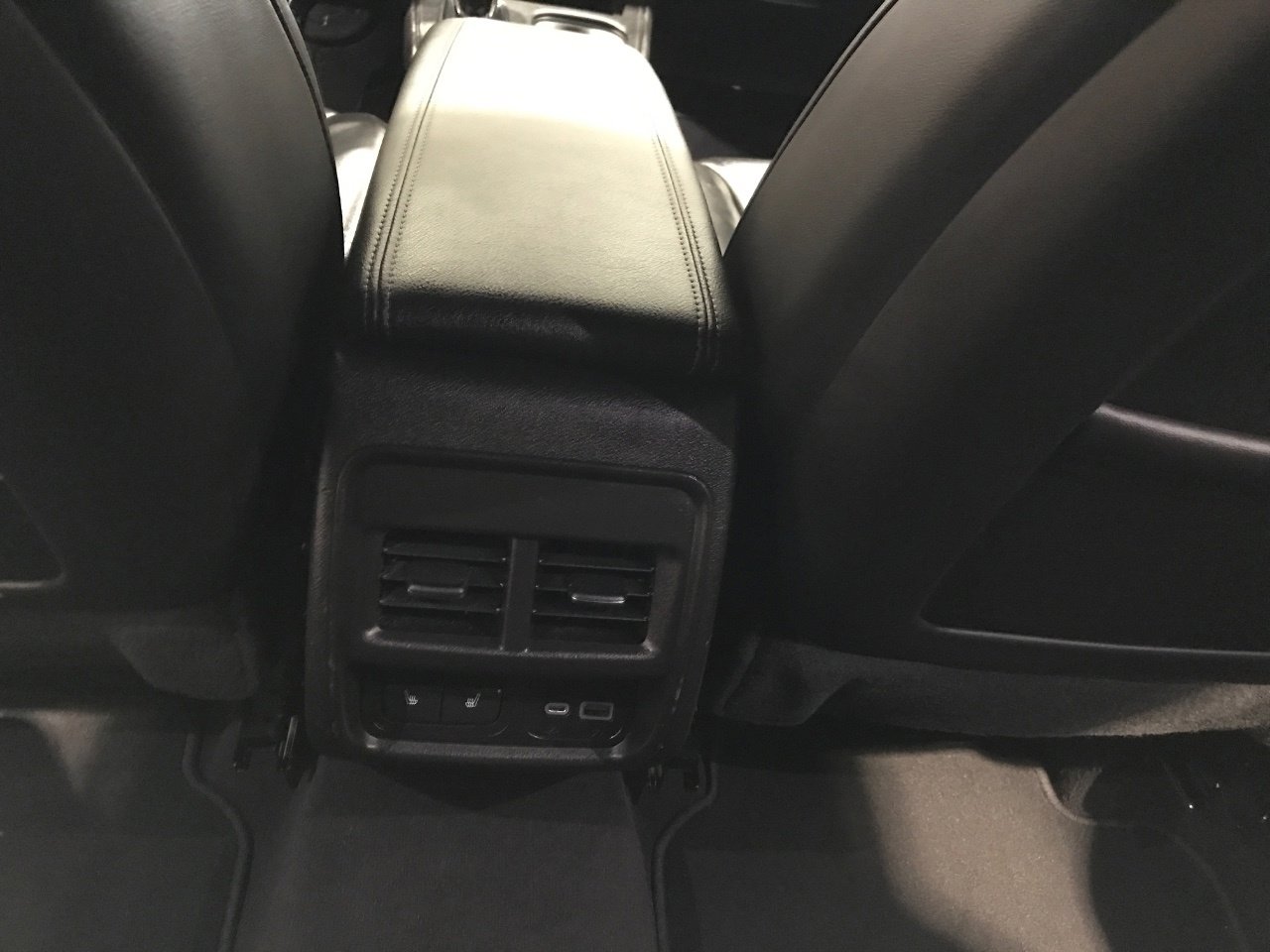 Used 2020 Cadillac XT4 Premium Luxury AWD/4WD image 15