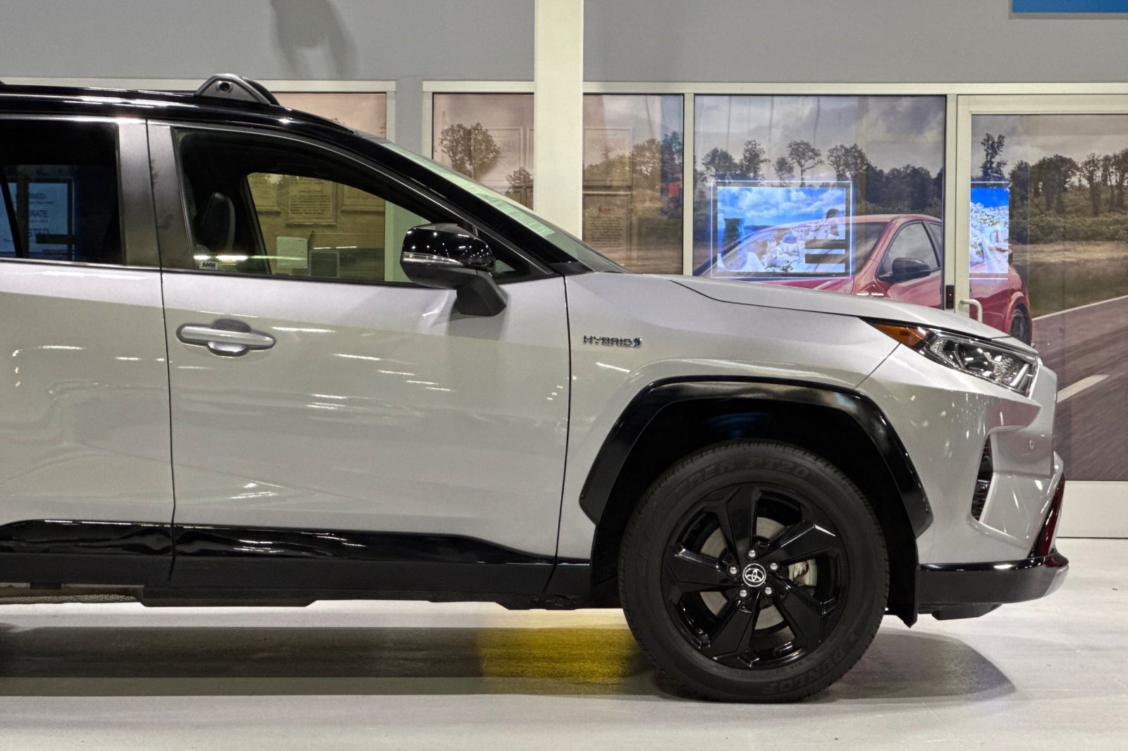 Used 2021 Toyota RAV4 XSE AWD/4WD image 36