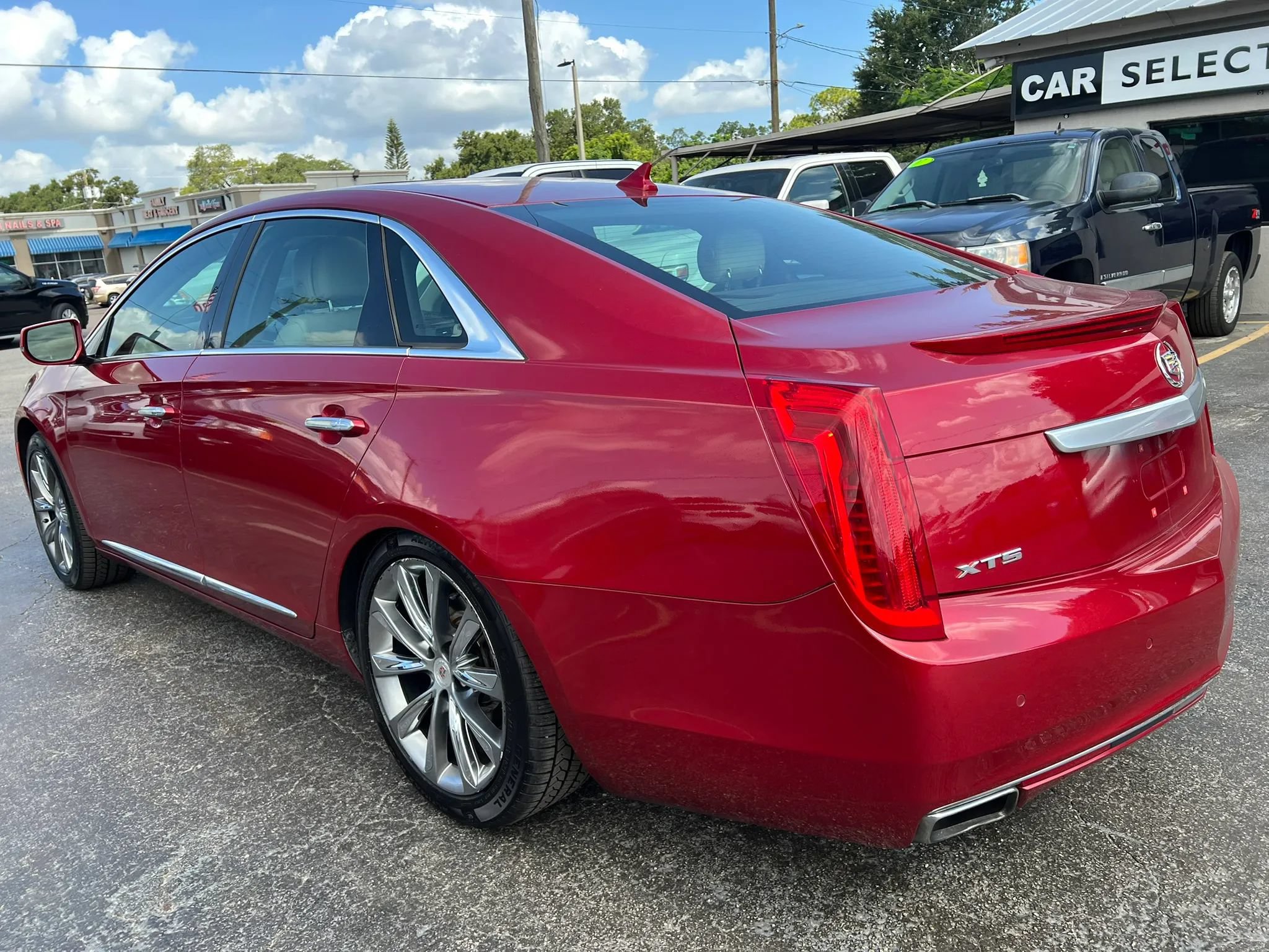 Used 2013 Cadillac XTS Luxury FWD image 7