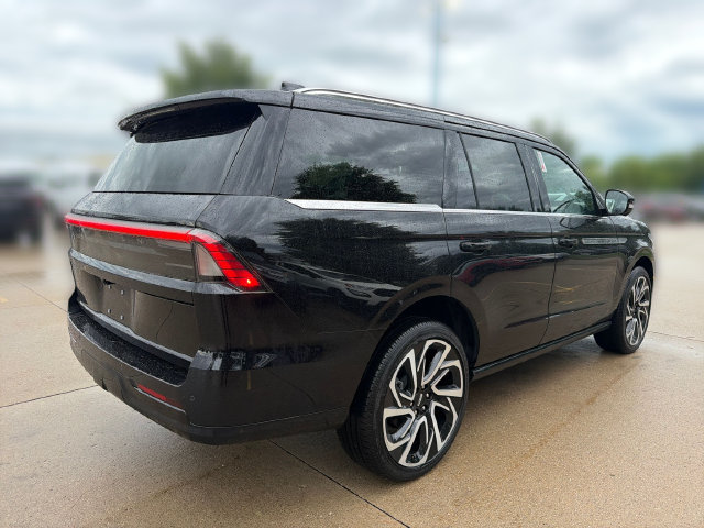 New 2026 Lincoln Navigator Reserve AWD/4WD image 6