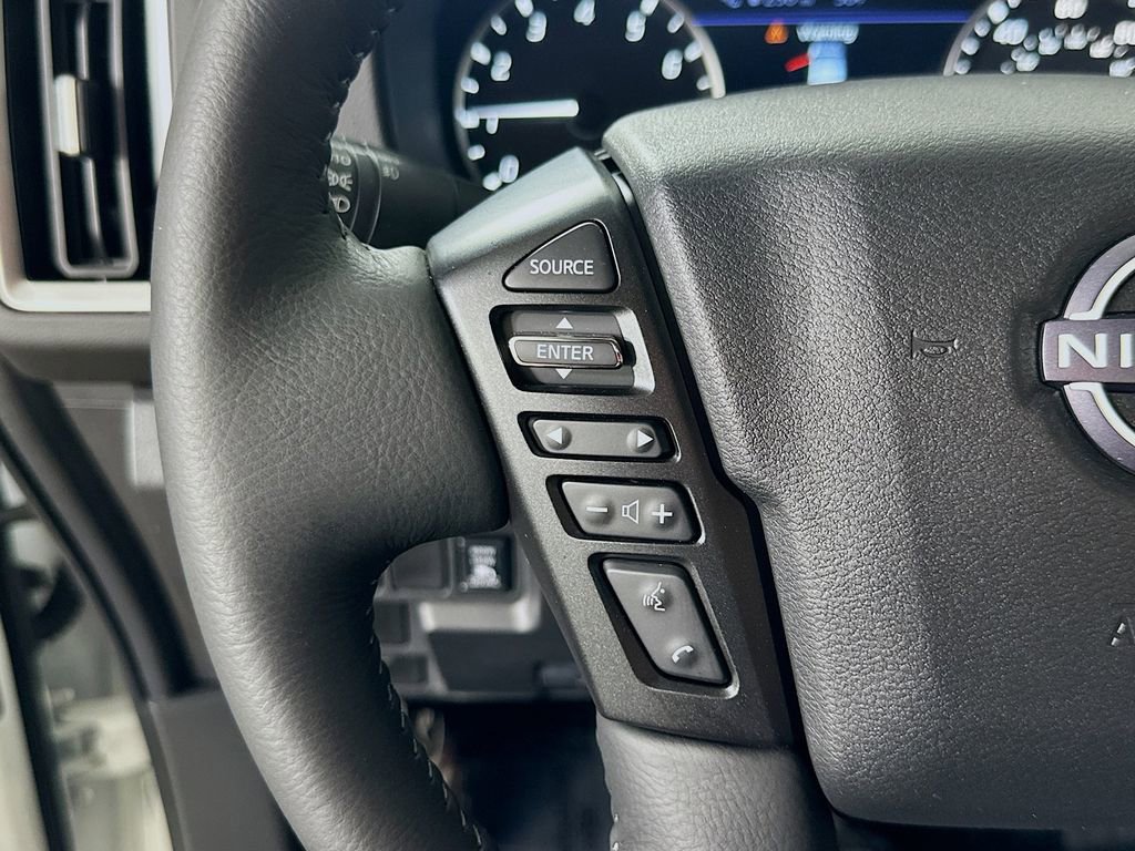 Used 2025 Nissan Frontier SV w/ SV Convenience Package image 22