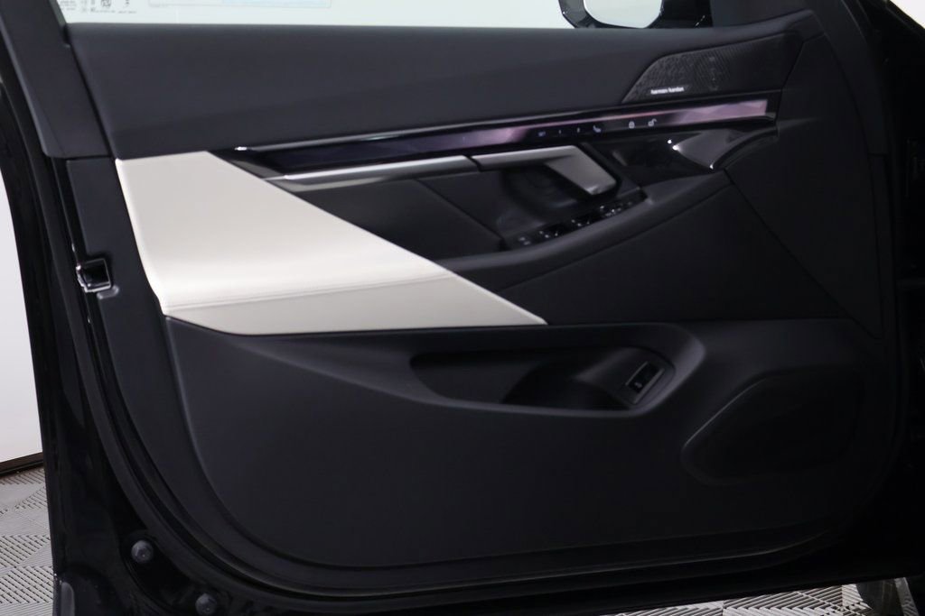 New 2026 BMW i5 eDrive40 w/ Executive Package image 7