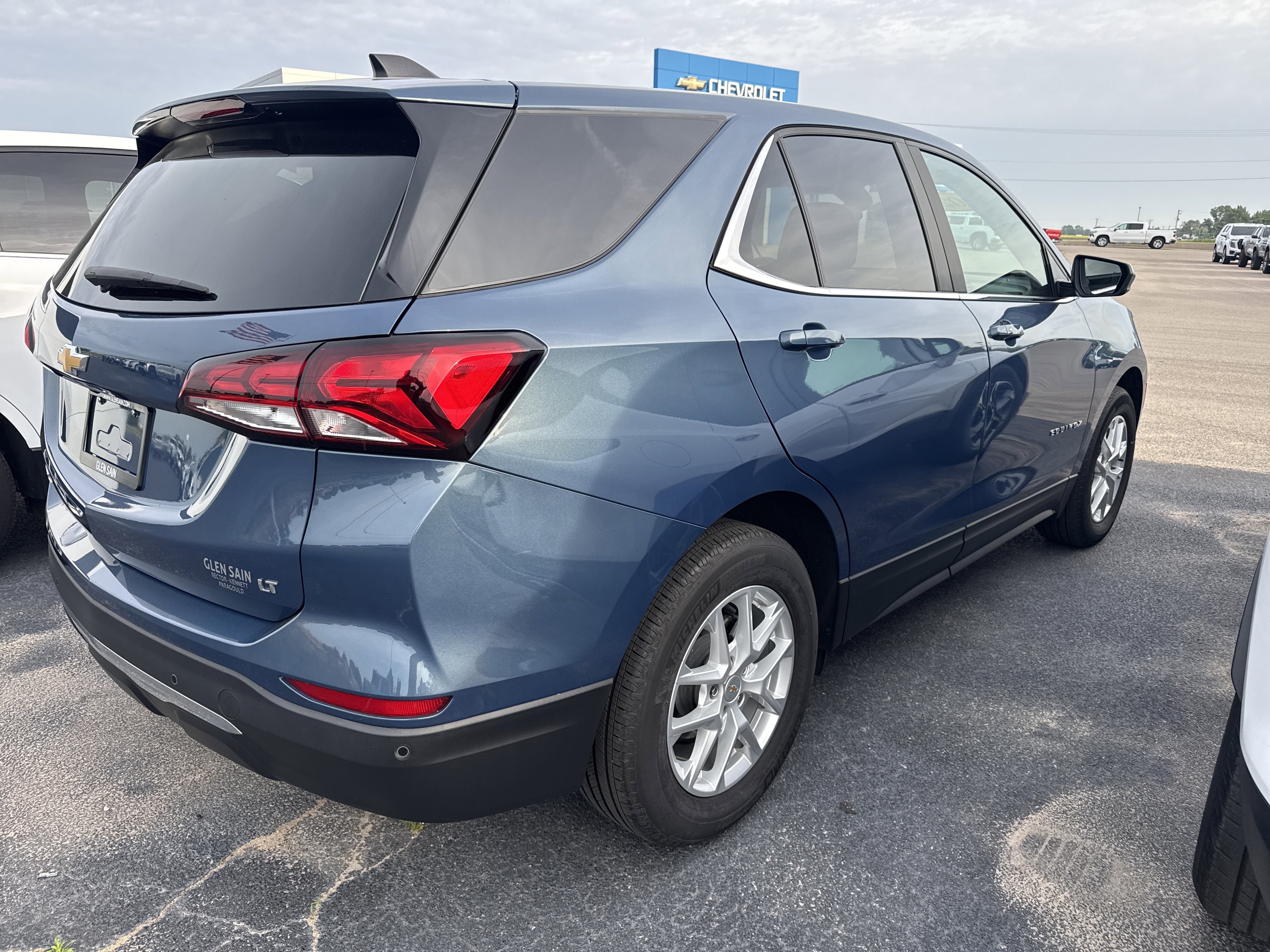 Used 2024 Chevrolet Equinox LT FWD image 4