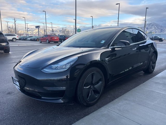 Used 2019 Tesla Model 3 Standard Range Plus image 3