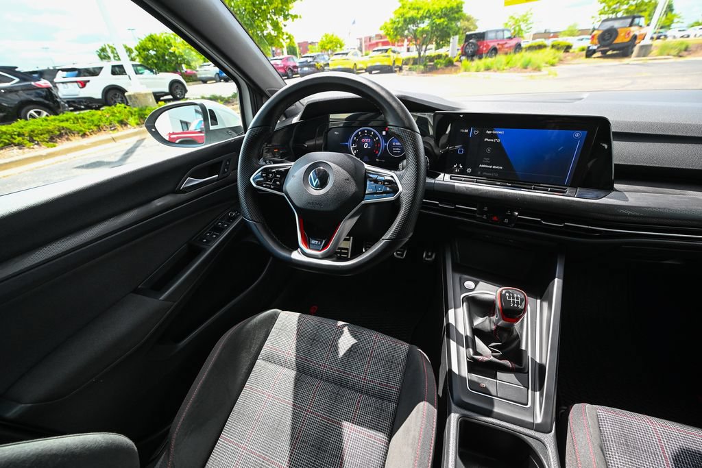 Used 2022 Volkswagen GTI SE FWD image 31