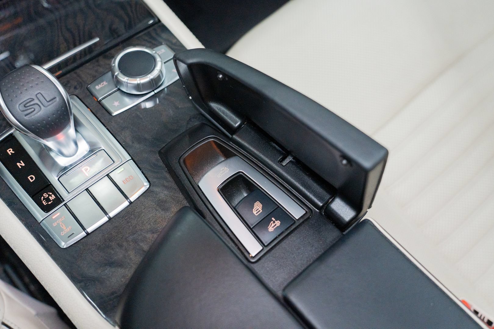 Used 2013 Mercedes-Benz SL 550 image 47