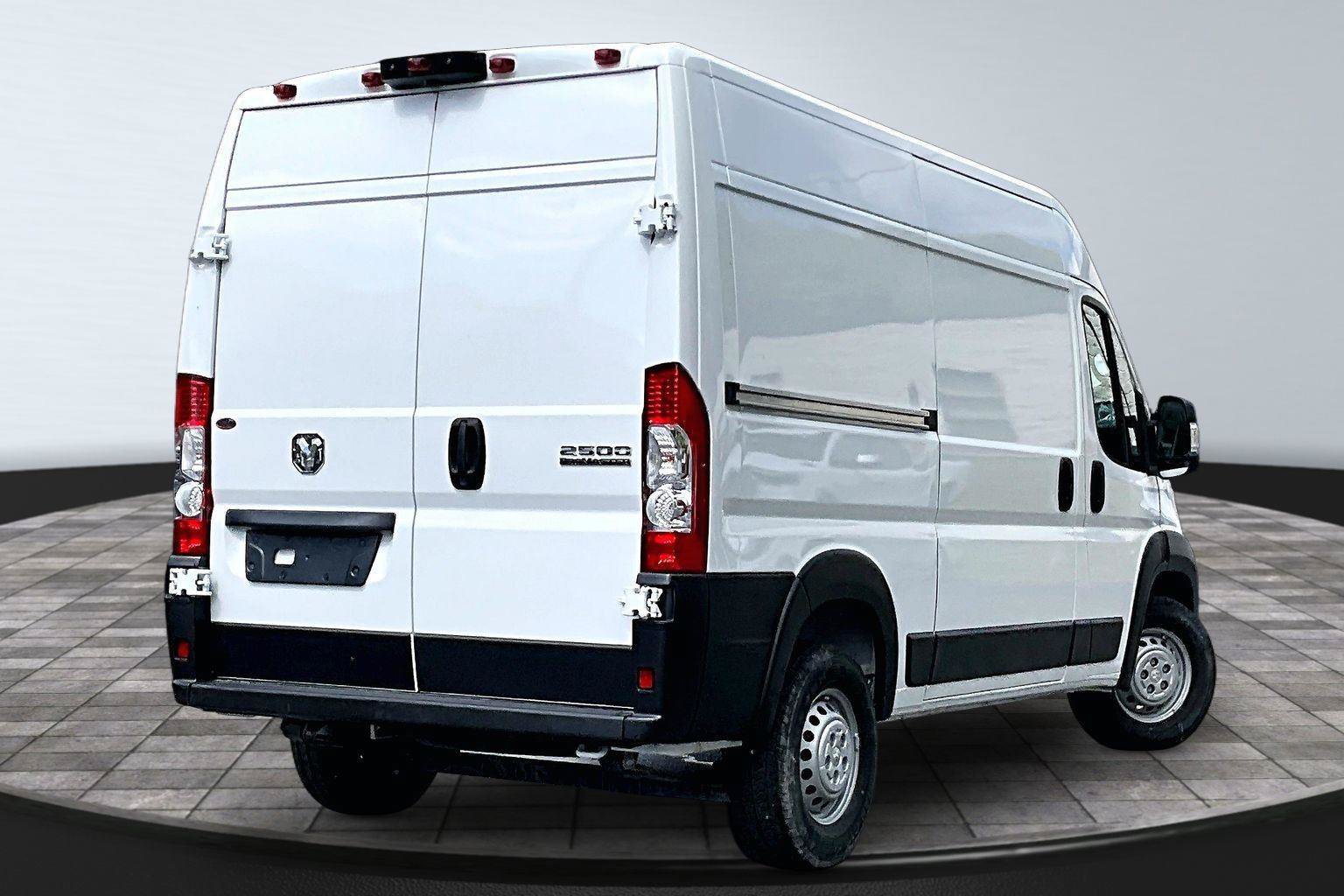 Used 2025 RAM ProMaster 2500 w/ Convenience Group FWD image 13