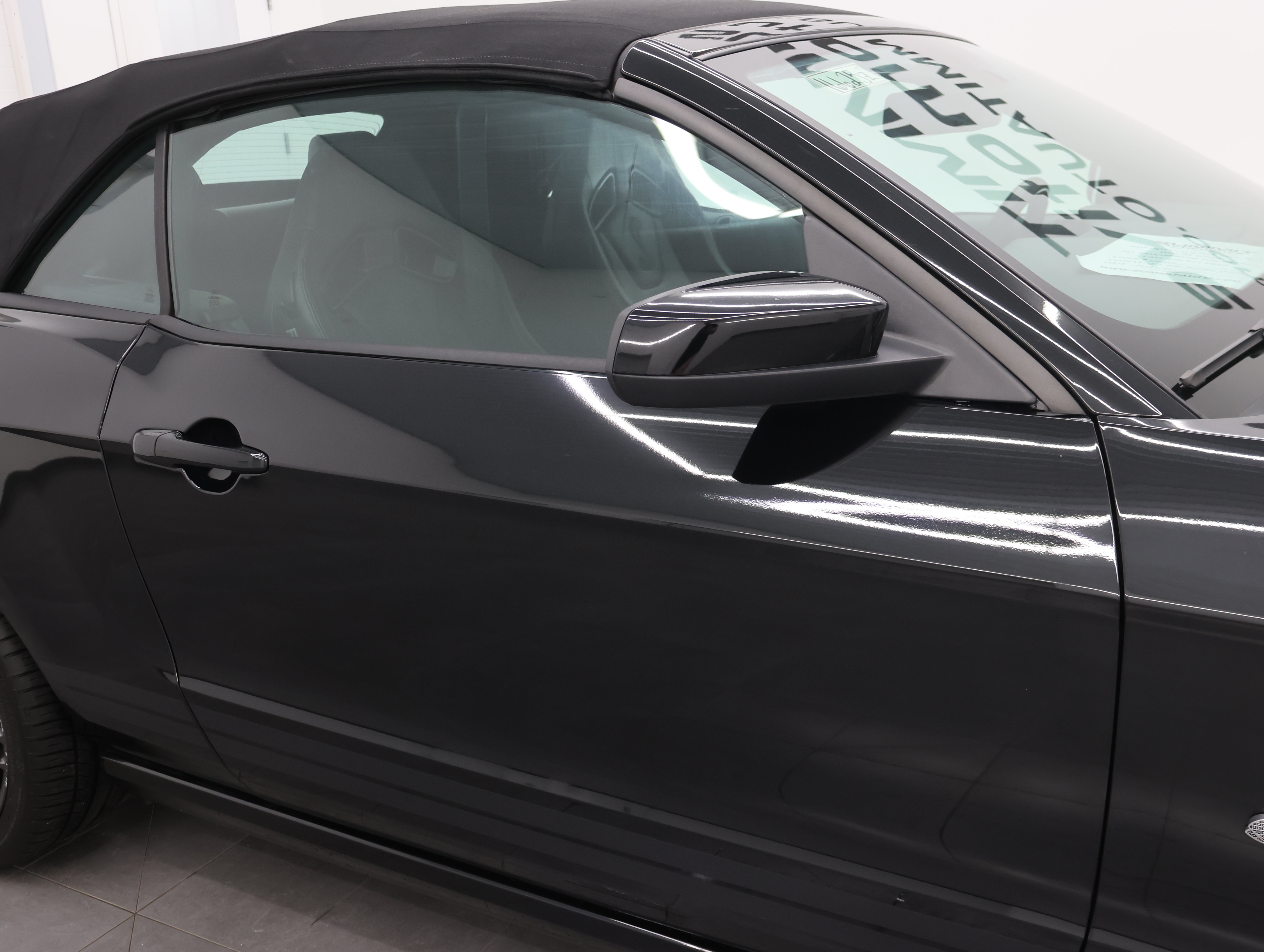 Used 2014 Ford Mustang Shelby GT500 RWD image 23