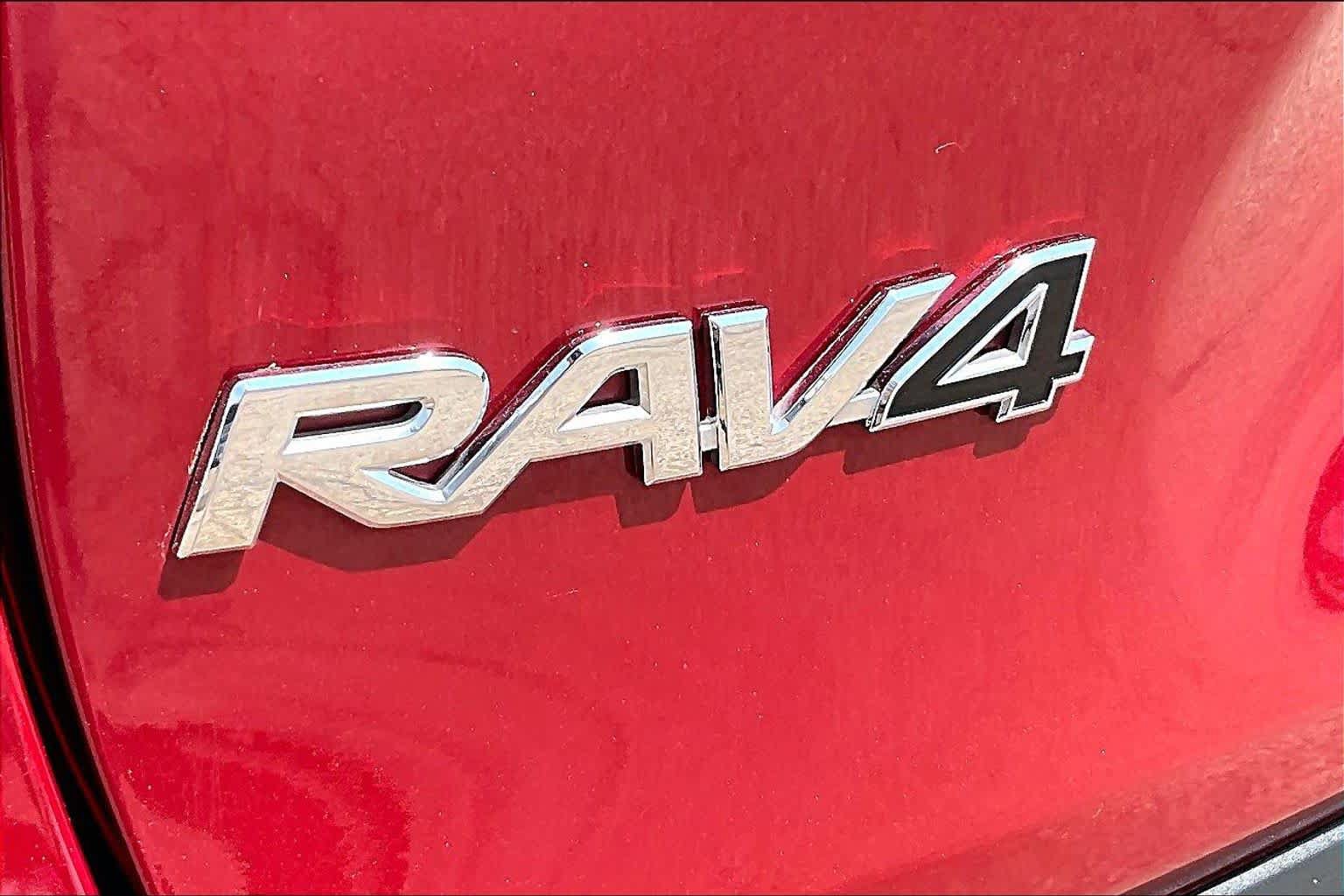 Used 2025 Toyota RAV4 XLE FWD image 29