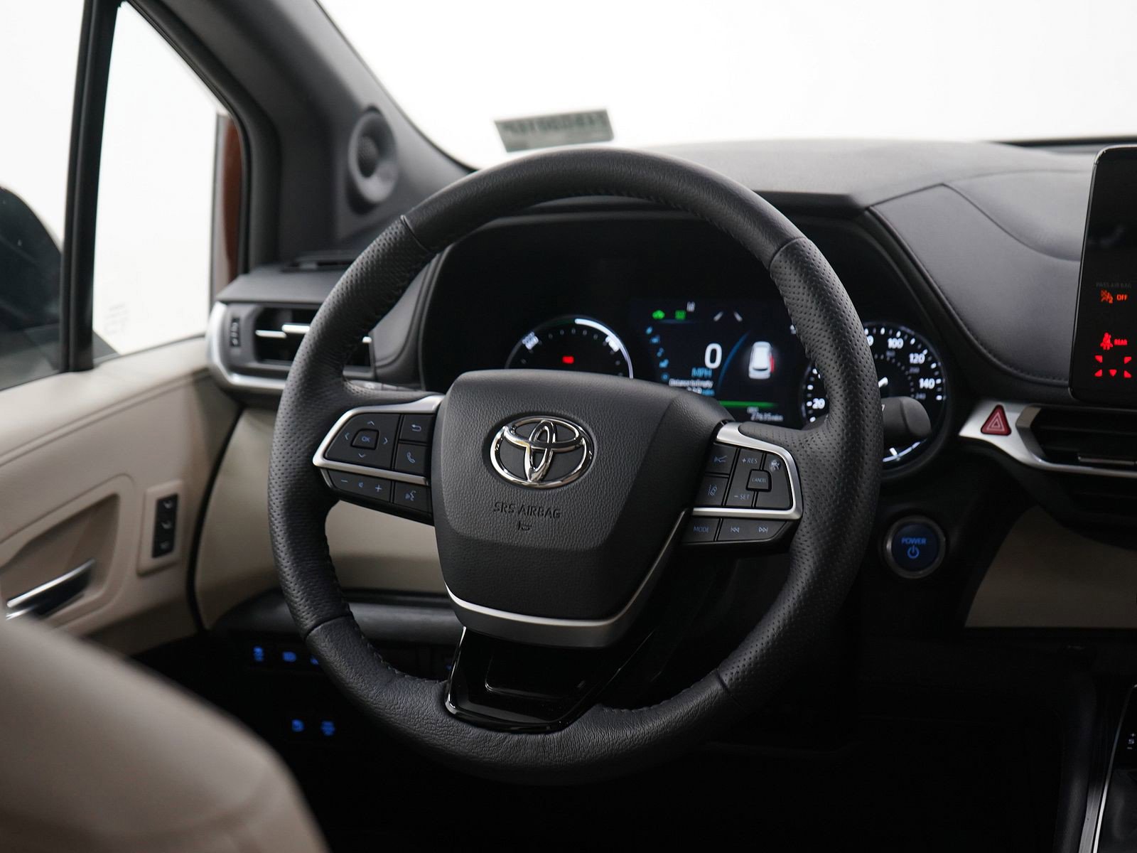 Used 2021 Toyota Sienna Limited image 16