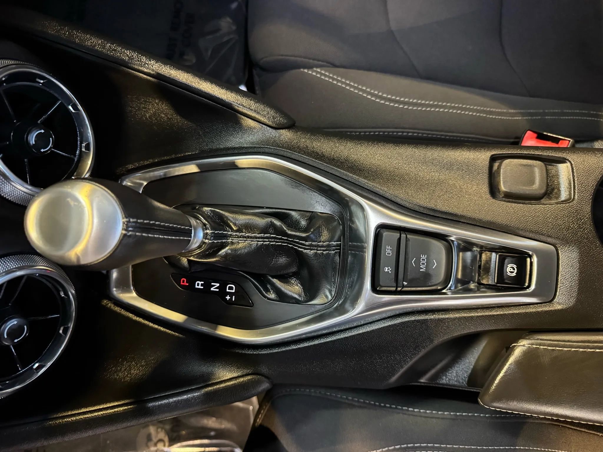 Used 2018 Chevrolet Camaro LT w/ RS Package image 17