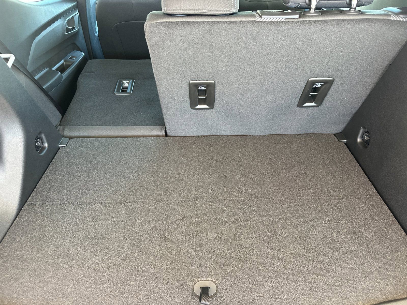 New 2027 Chevrolet Bolt LT w/ Comfort Package image 16