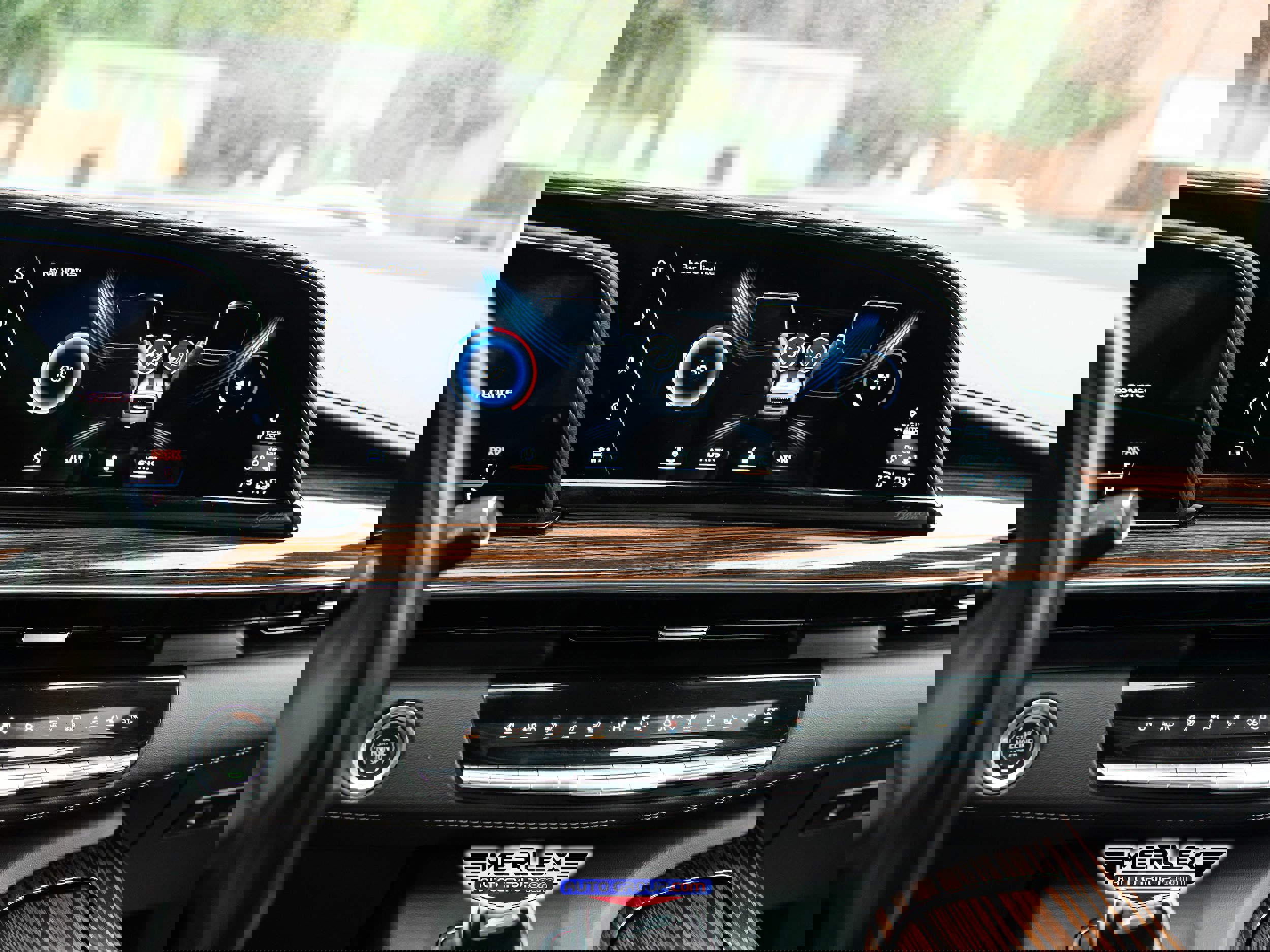 Used 2022 Cadillac Escalade ESV Premium Luxury image 32