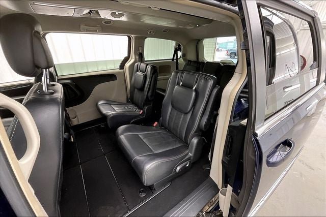 Used 2012 Chrysler Town & Country Touring w/ Entertainment Group #1 image 19