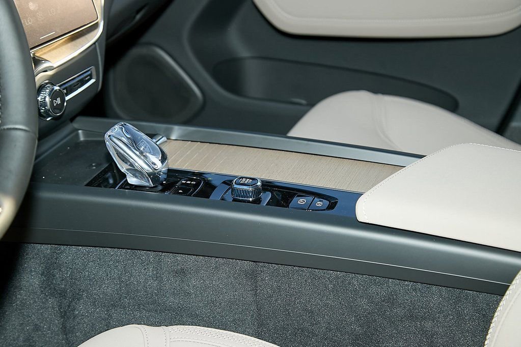 New 2026 Volvo XC60 B5 Plus w/ Protection Package Premier image 15