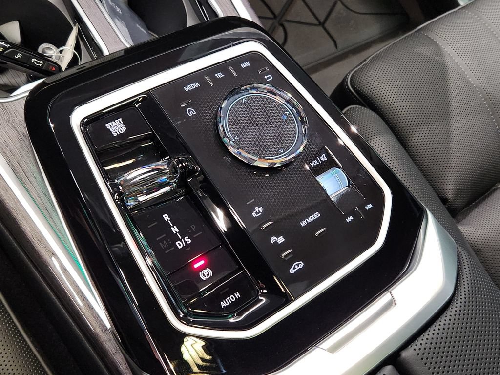 New 2026 BMW 740i xDrive AWD/4WD image 18