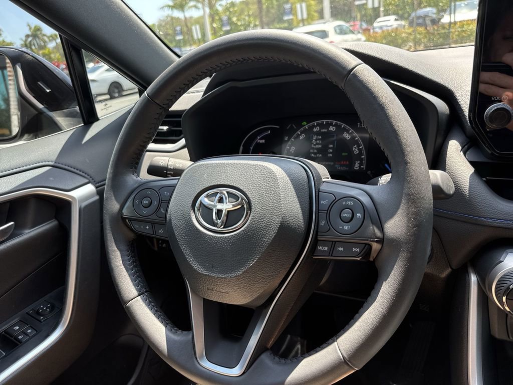 Used 2025 Toyota RAV4 XSE w/ Weather Package AWD/4WD image 54