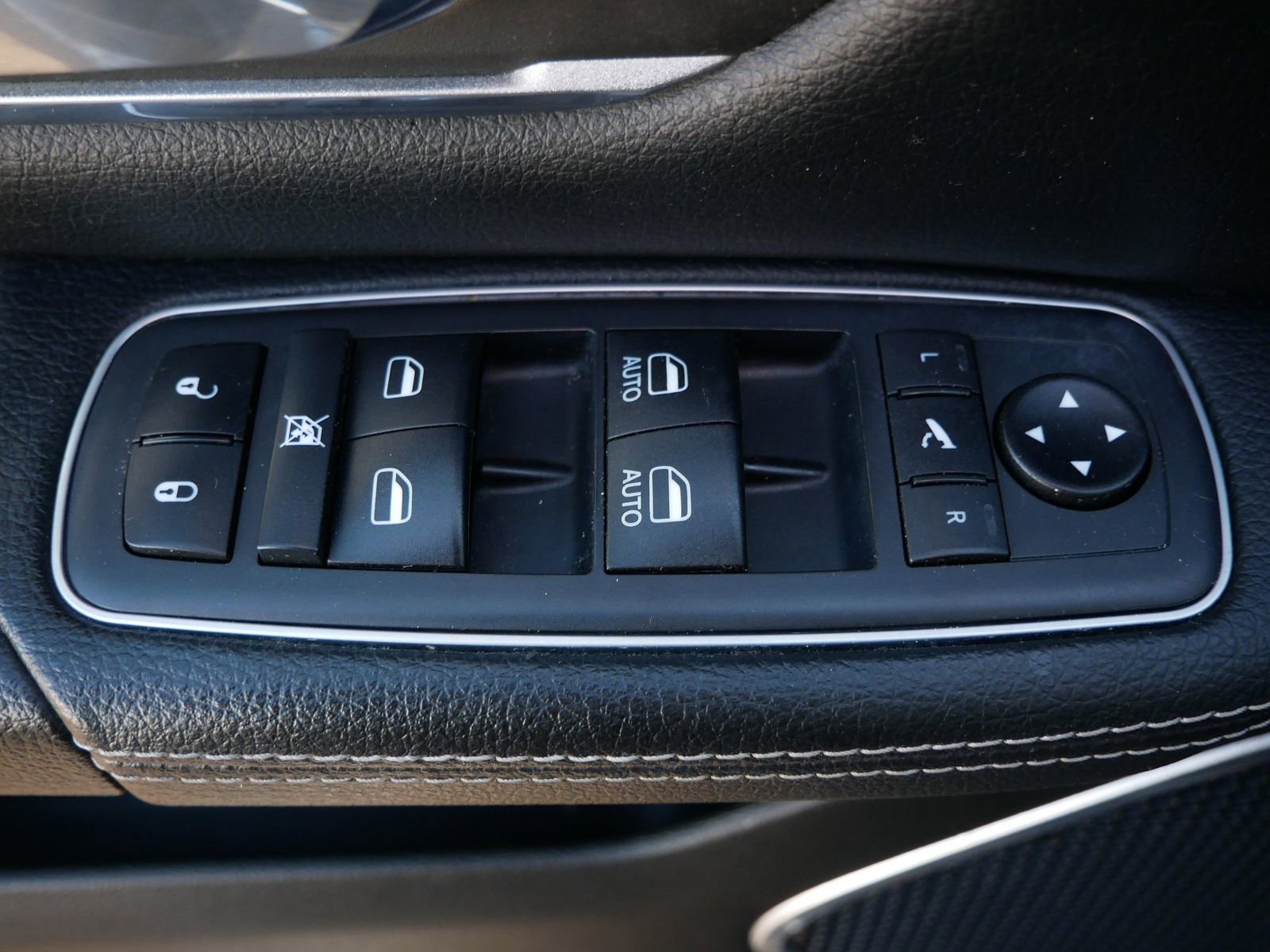 Used 2020 RAM 1500 Laramie image 16