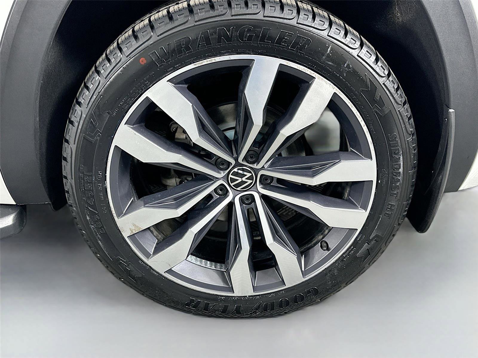 Used 2022 Volkswagen Atlas SEL Premium image 31