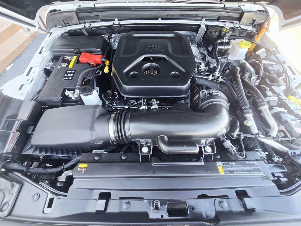 Used 2025 Jeep Wrangler Unlimited Sahara image 19