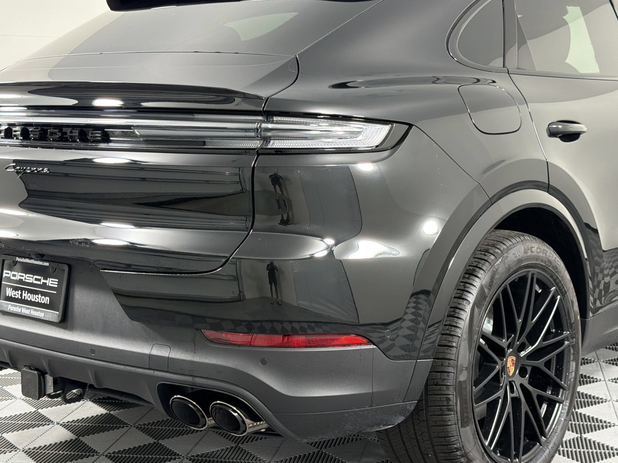 Certified 2026 Porsche Cayenne Coupe AWD/4WD image 10