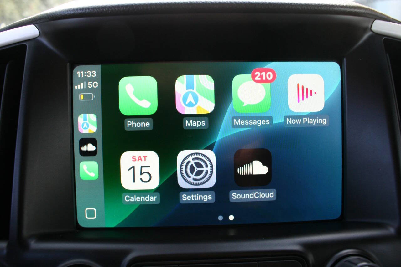 Used 2023 GMC Terrain SLT image 13