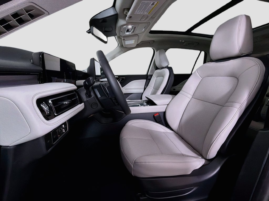 New 2027 Lincoln Aviator 2WD image 22