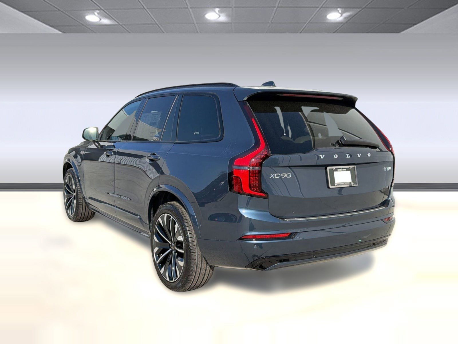 New 2026 Volvo XC90 T8 Ultra w/ Lounge Package image 3