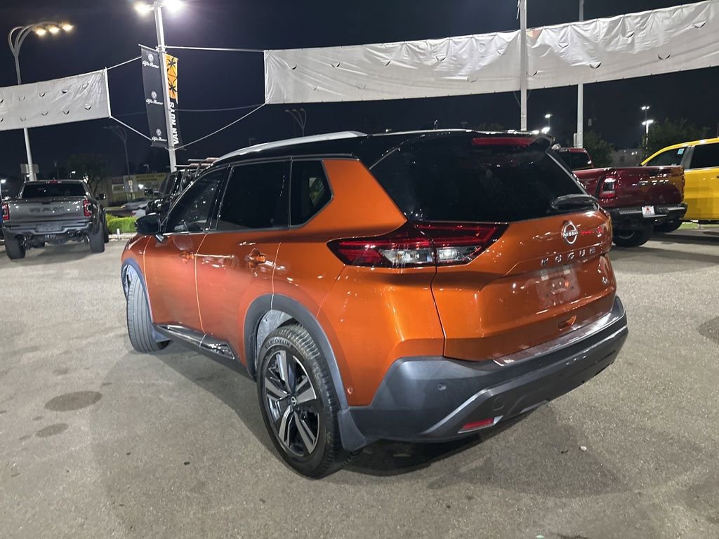 Used 2022 Nissan Rogue SL w/ SL Premium Package image 4