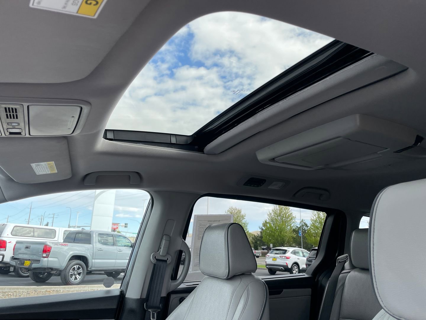 Used 2023 Honda Odyssey Elite image 22