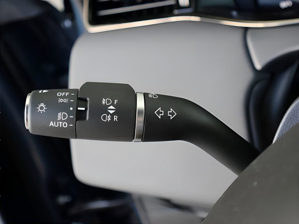 Certified 2026 Land Rover Range Rover Evoque Dynamic SE image 33