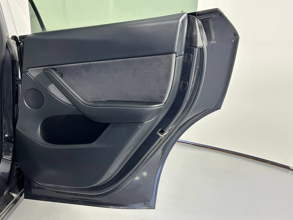 Used 2024 Tesla Model Y 2WD image 10