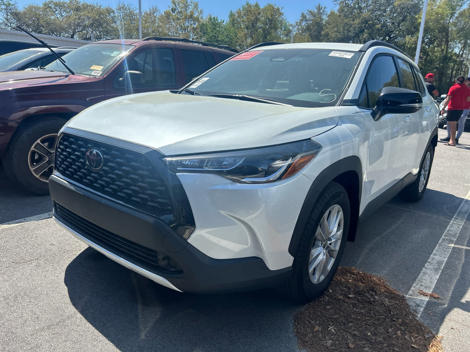 Used 2025 Toyota Corolla Cross LE image 6