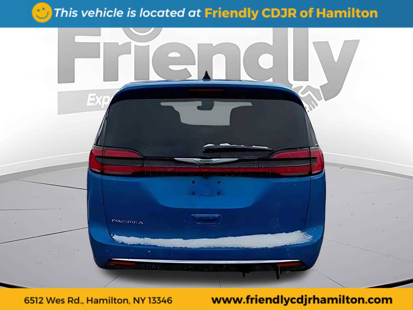 New 2026 Chrysler Pacifica Select image 4