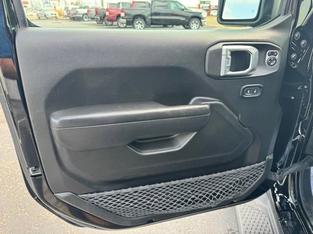 Used 2022 Jeep Gladiator Sport image 16