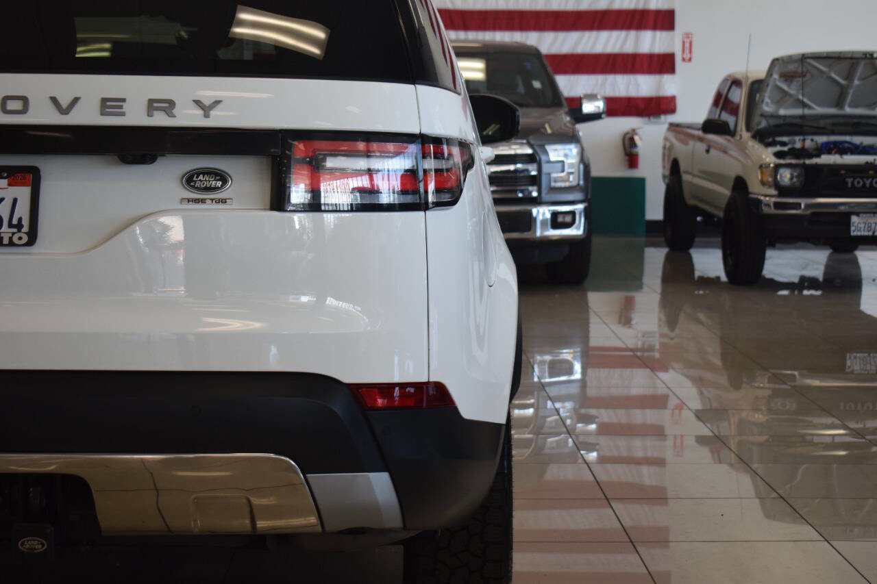 Used 2017 Land Rover Discovery HSE AWD/4WD image 25