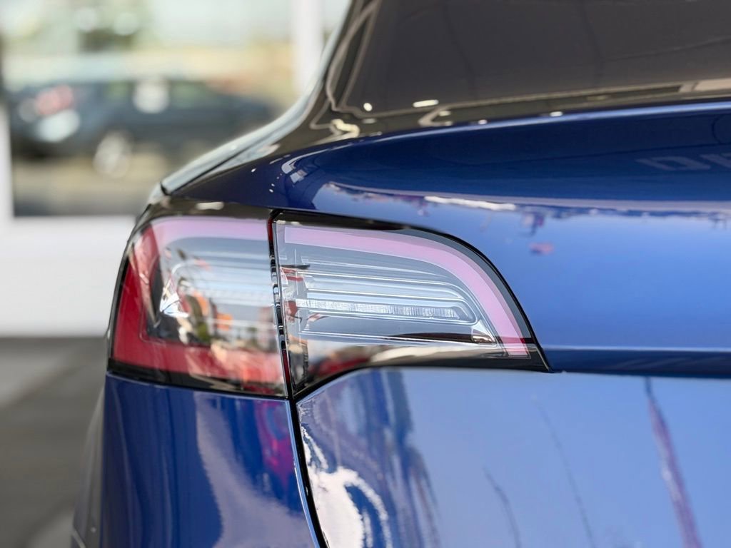 Used 2023 Tesla Model 3 Standard Range RWD image 11