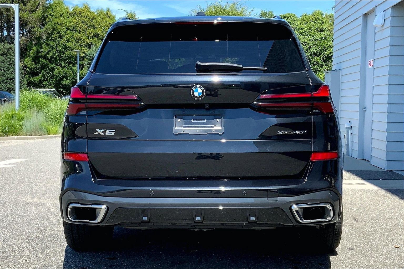 Used 2024 BMW X5 xDrive40i w/ M Sport Package AWD/4WD image 5