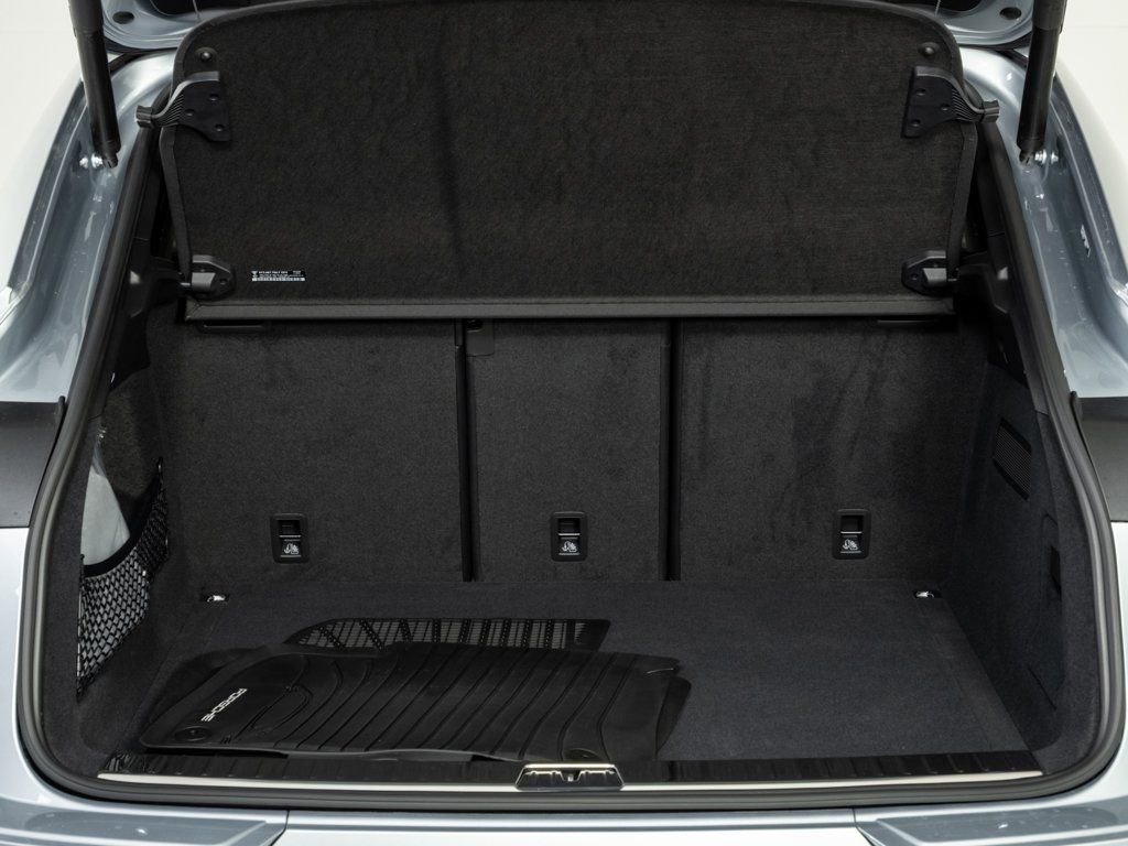 New 2026 Porsche Cayenne Coupe image 31