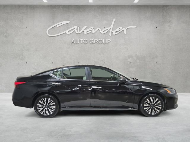 Used 2024 Nissan Altima 2.5 SV image 17