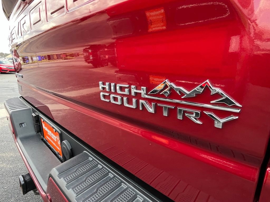 Used 2020 Chevrolet Silverado 1500 High Country w/ Technology Package AWD/4WD image 11