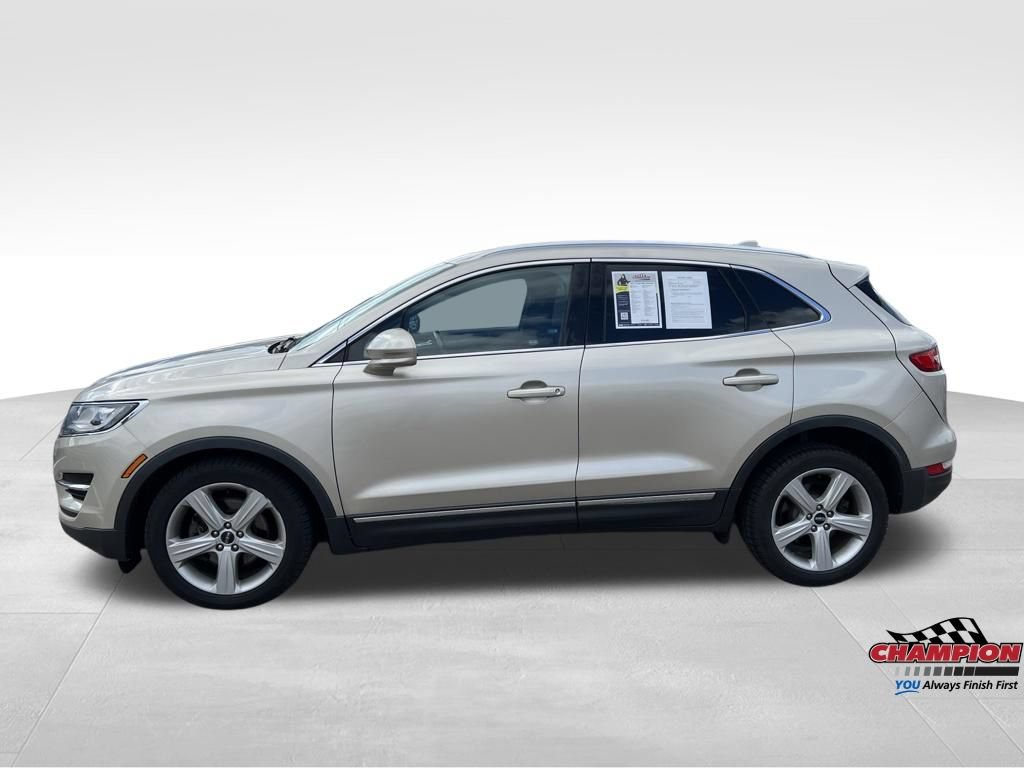 Used 2017 Lincoln MKC Premiere FWD image 2