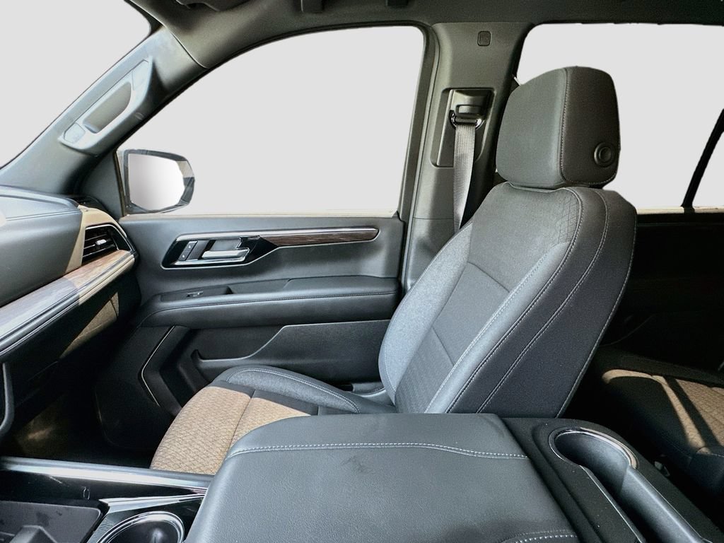 Used 2025 Chevrolet Tahoe LS w/ Max Trailering Package AWD/4WD image 25
