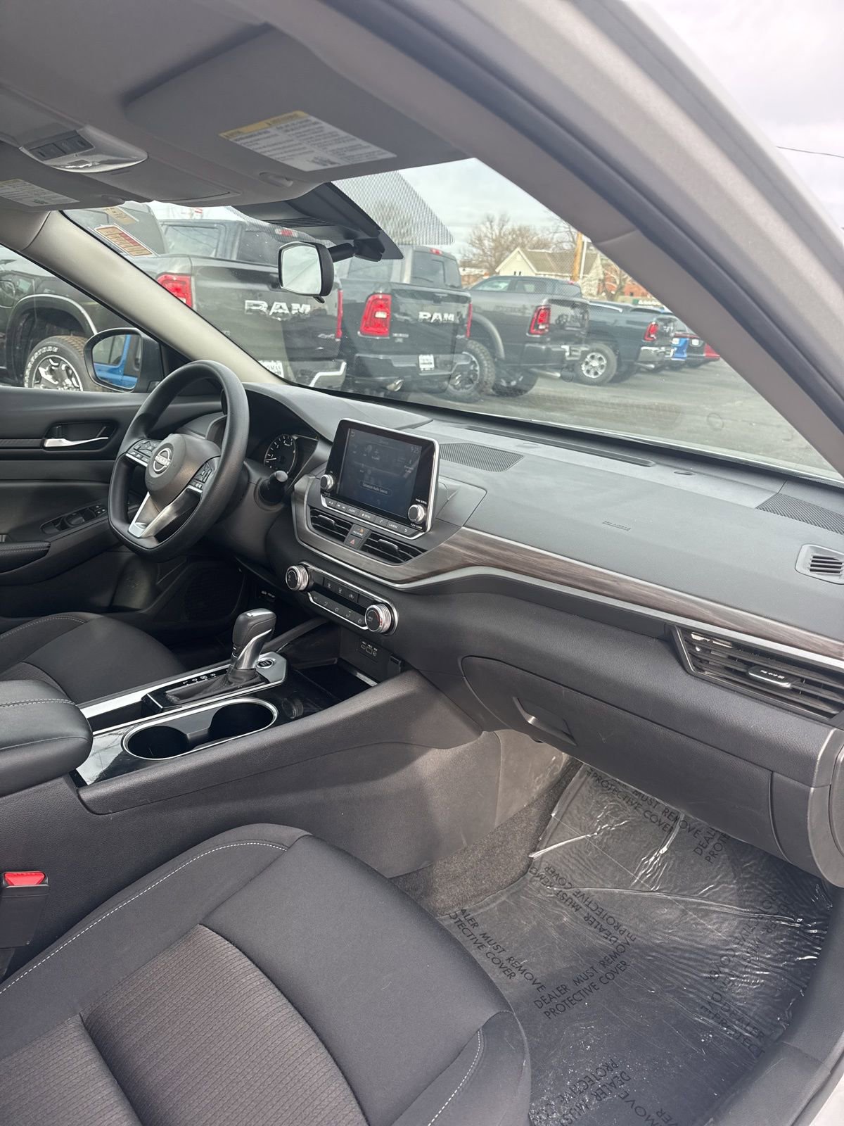 Used 2024 Nissan Altima 2.5 SV image 22