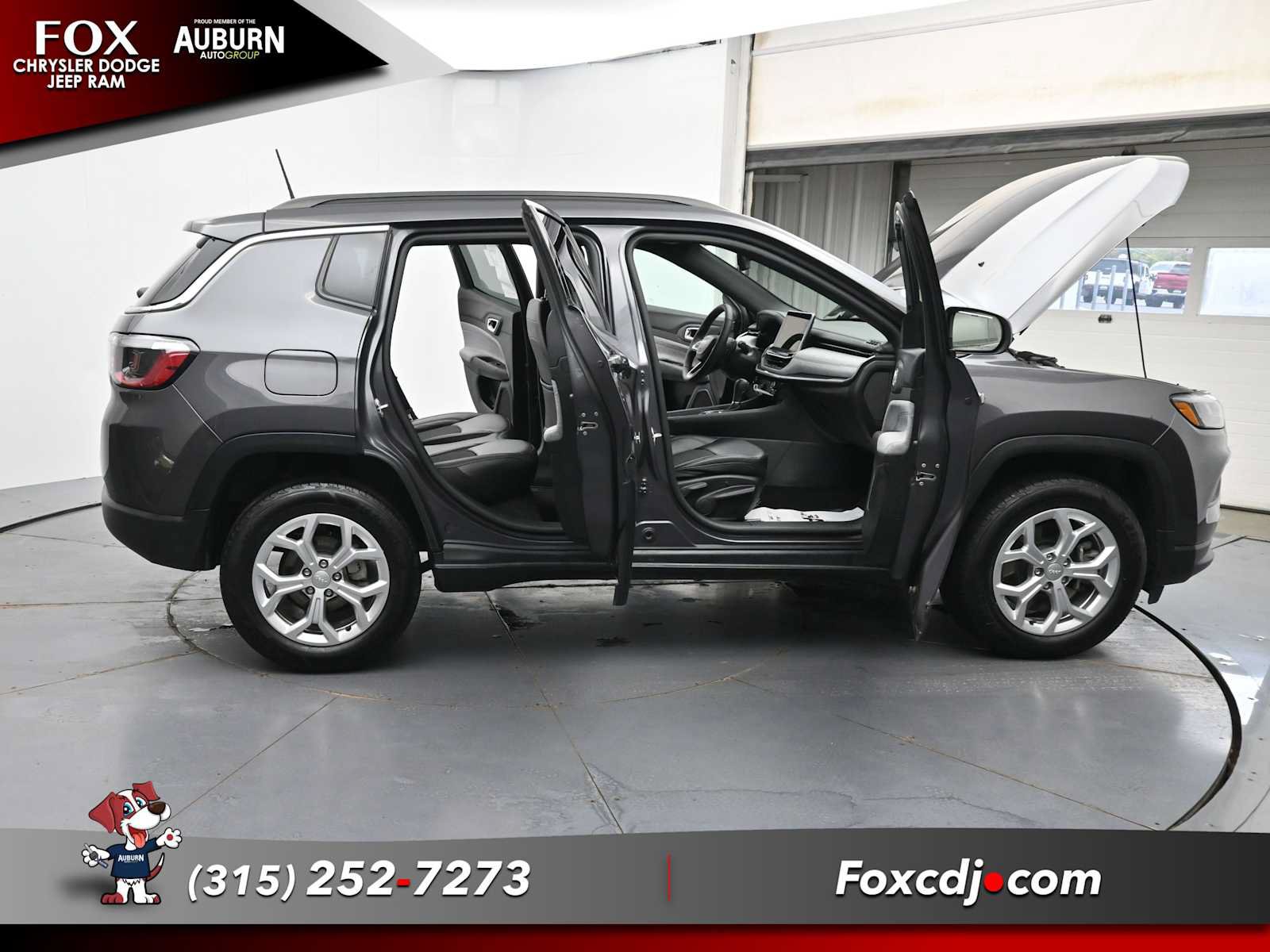 Used 2024 Jeep Compass Latitude w/ Convenience Group AWD/4WD image 42