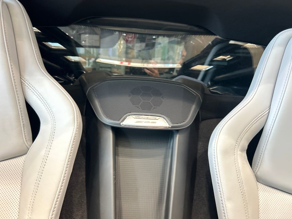 Used 2025 Chevrolet Corvette Z06 image 25