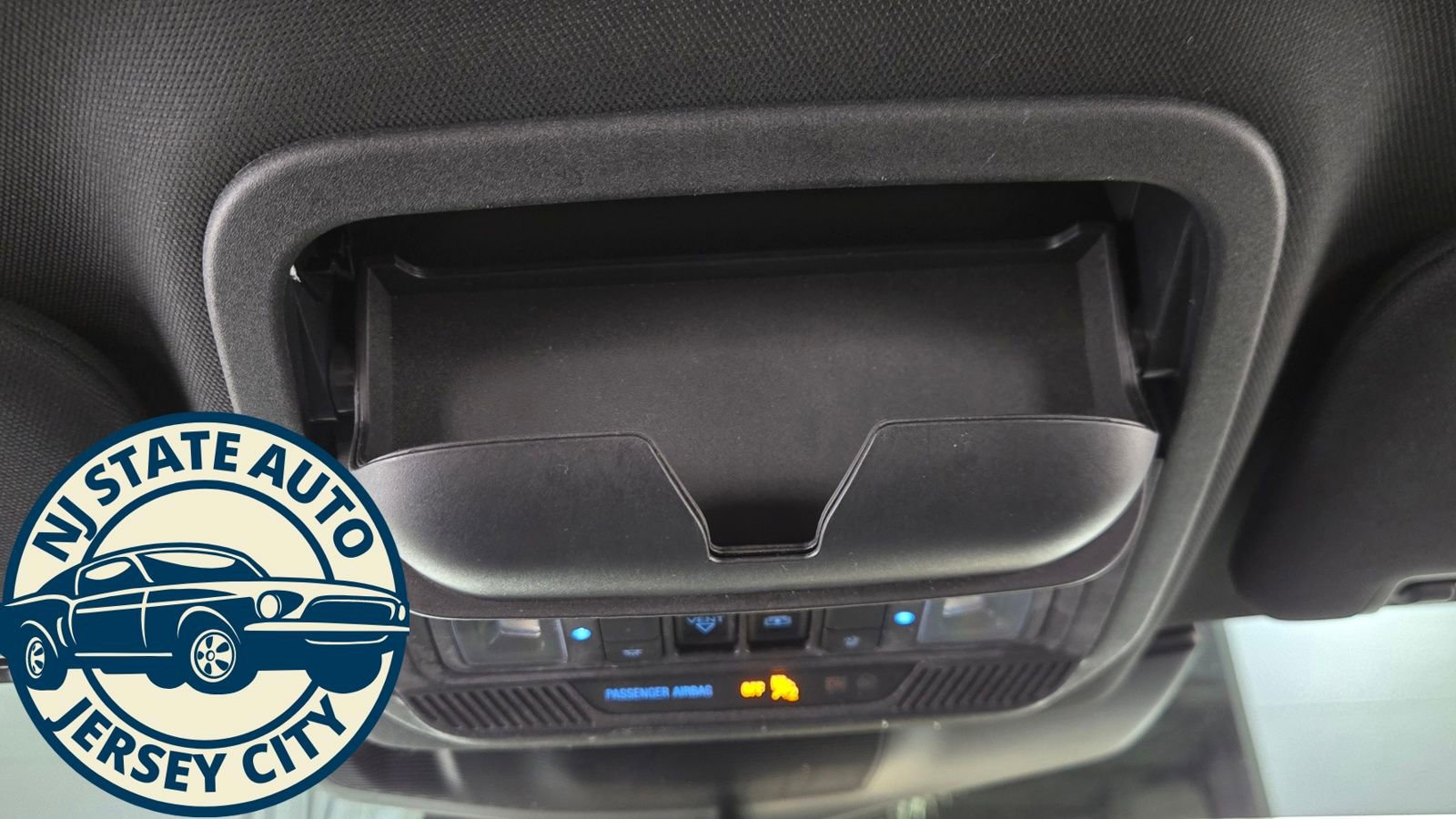 Used 2020 Ford Explorer XLT w/ Equipment Group 202A image 27