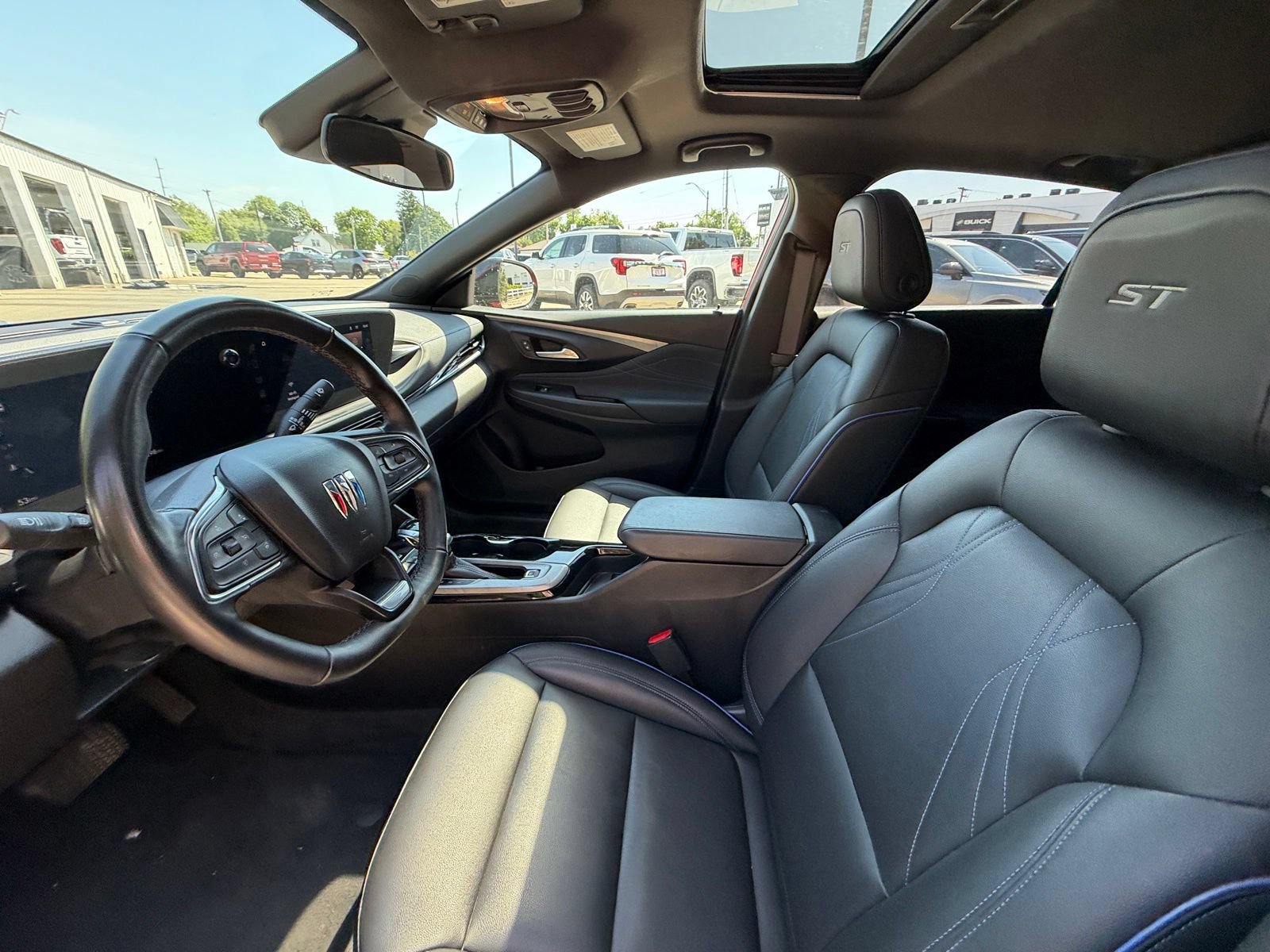 Used 2024 Buick Envista Sport Touring w/ Convenience I Package FWD image 26