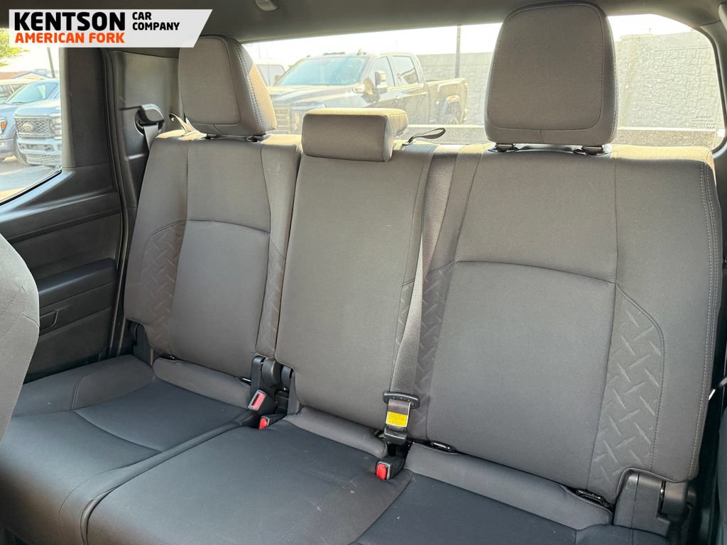 Used 2025 Toyota Tacoma SR5 AWD/4WD image 28